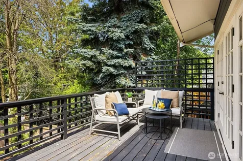 2537 2nd Avenue W Seattle WA 98119
