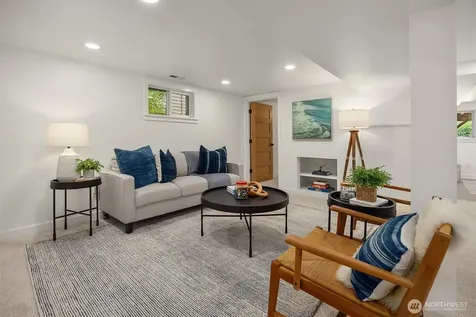 2537 2nd Avenue W Seattle WA 98119