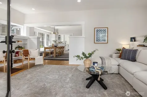 2537 2nd Avenue W Seattle WA 98119