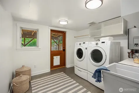 2537 2nd Avenue W Seattle WA 98119