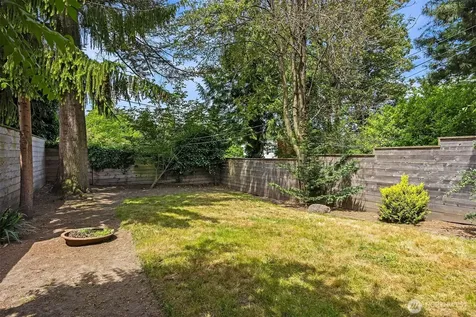 2537 2nd Avenue W Seattle WA 98119