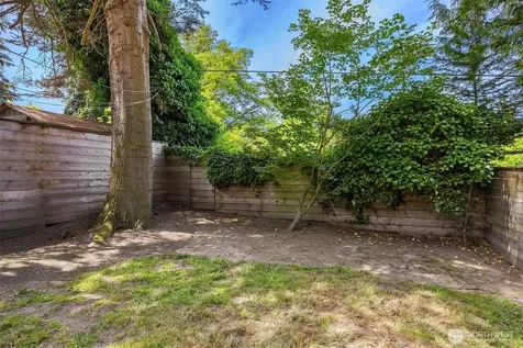 2537 2nd Avenue W Seattle WA 98119