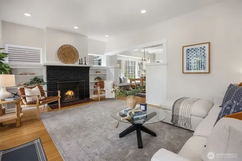 2537 2nd Avenue W Seattle WA 98119