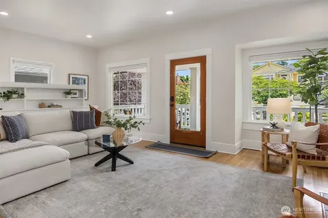 2537 2nd Avenue W Seattle WA 98119
