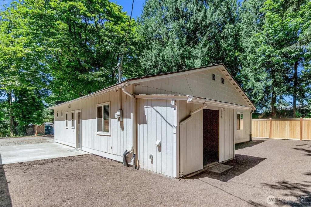 5830 115th Place NE Kirkland WA 98033