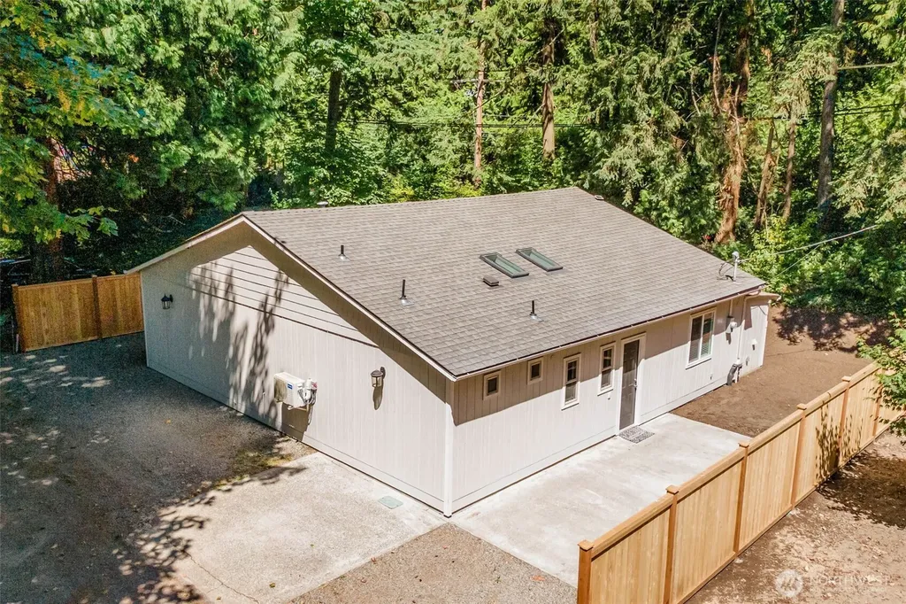 5830 115th Place NE Kirkland WA 98033