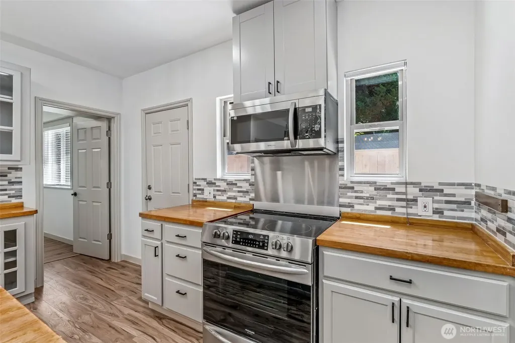 5830 115th Place NE Kirkland WA 98033