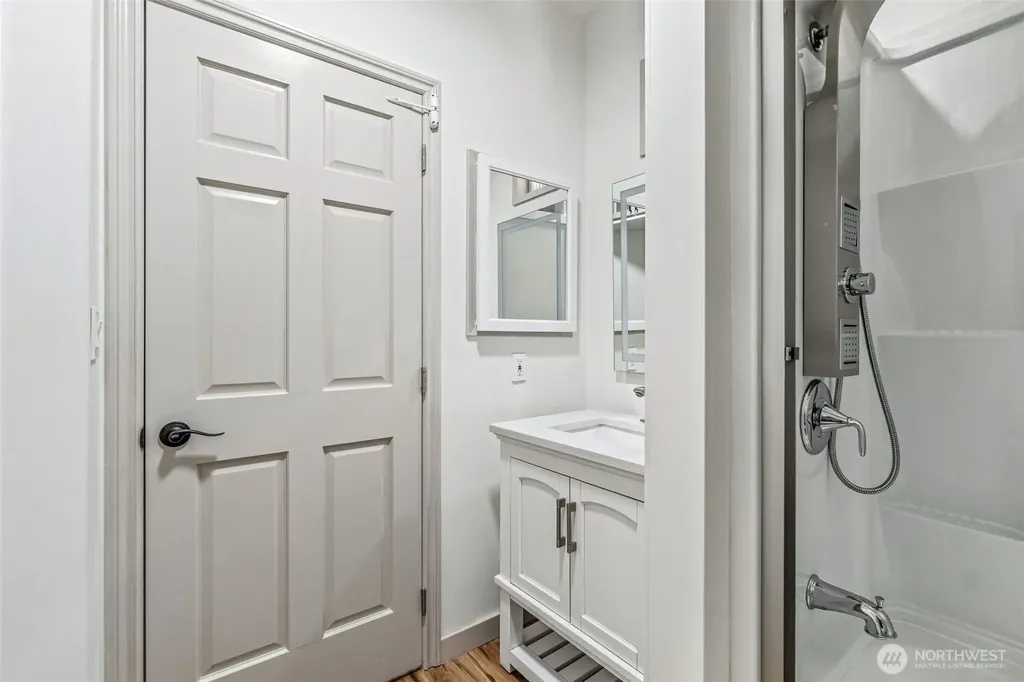 5830 115th Place NE Kirkland WA 98033