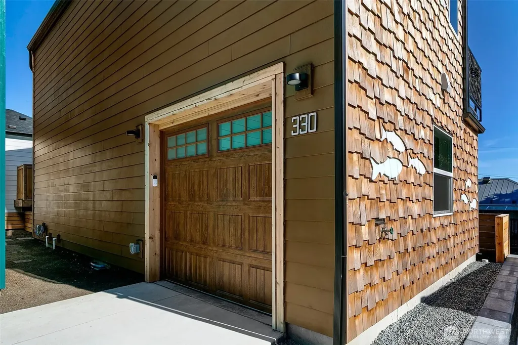 330 NE Elk Place Seattle WA 98115