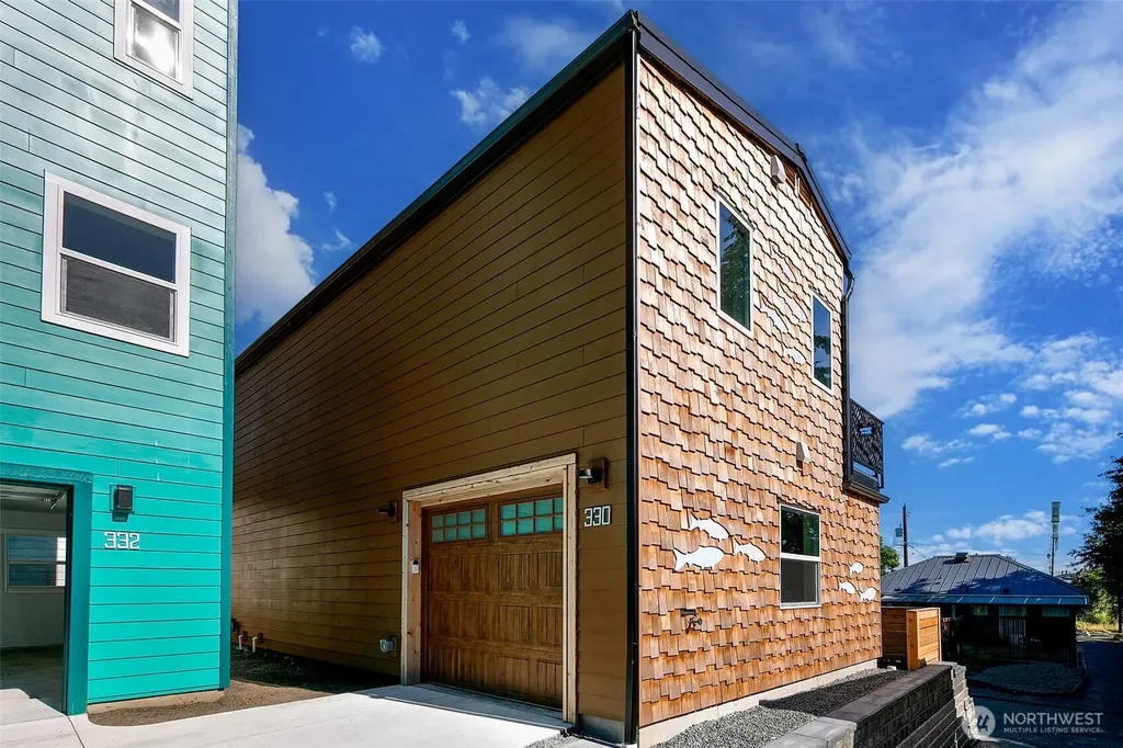330 NE Elk Place Seattle WA 98115