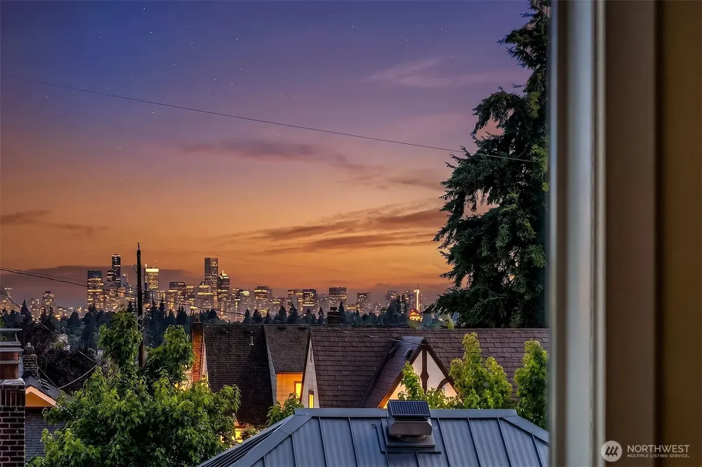 330 NE Elk Place Seattle WA 98115