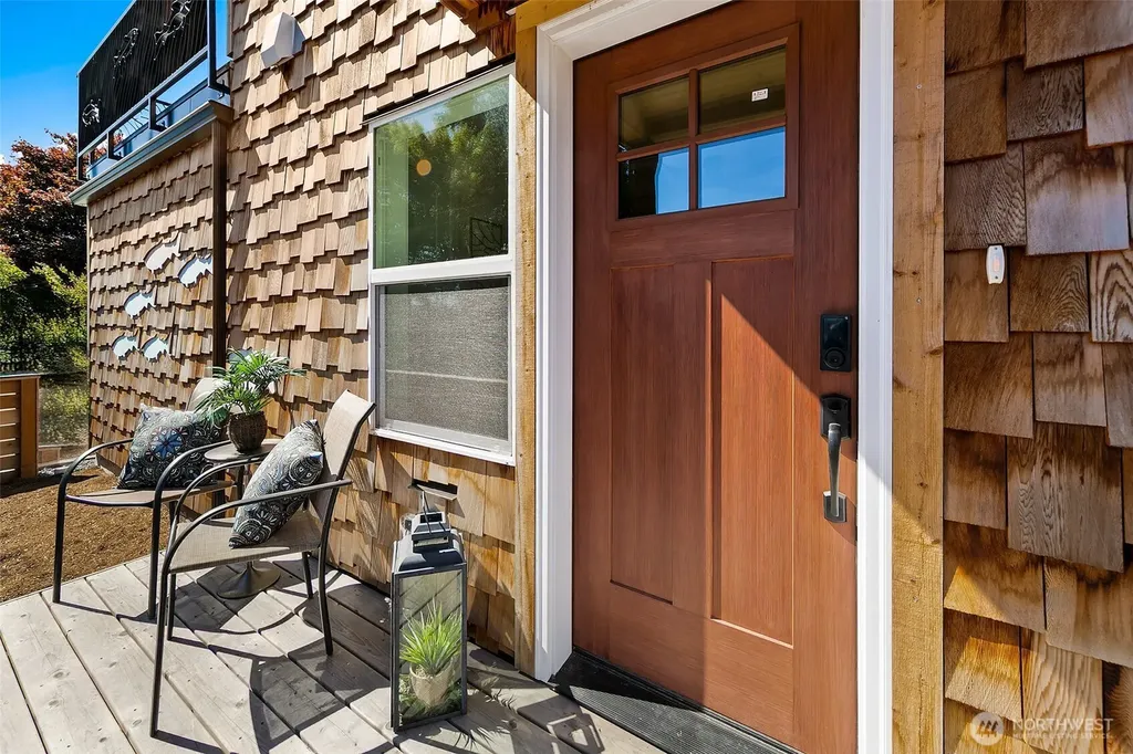 330 NE Elk Place Seattle WA 98115