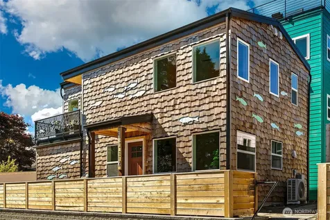 330 NE Elk Place Seattle WA 98115