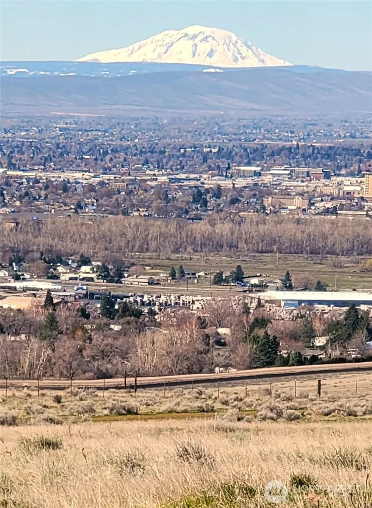 351 Kristi Lane Yakima WA 98901
