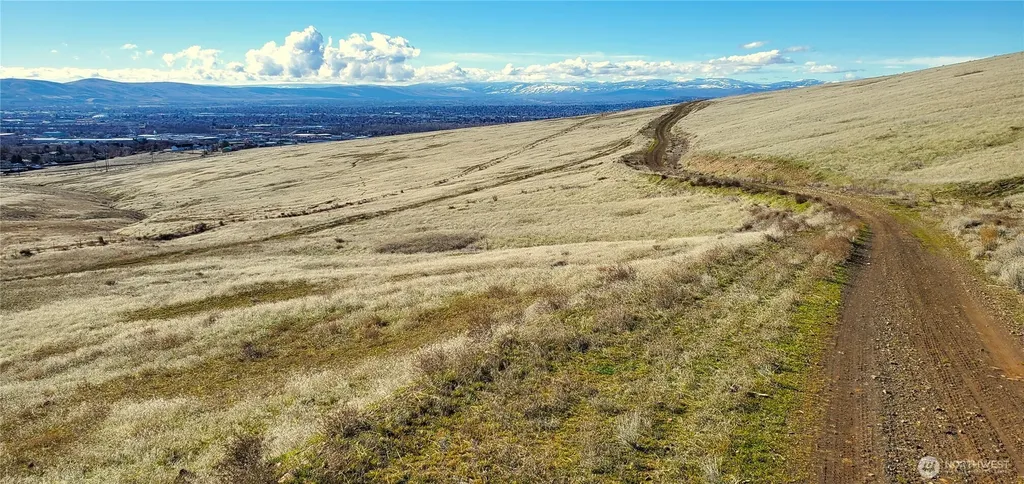 351 Kristi Lane Yakima WA 98901