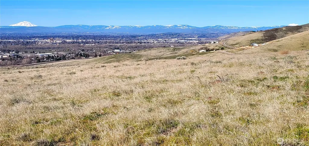 351 Kristi Lane Yakima WA 98901
