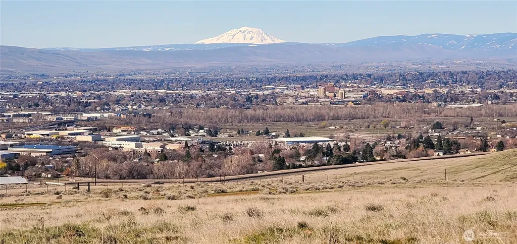 351 Kristi Lane Yakima WA 98901