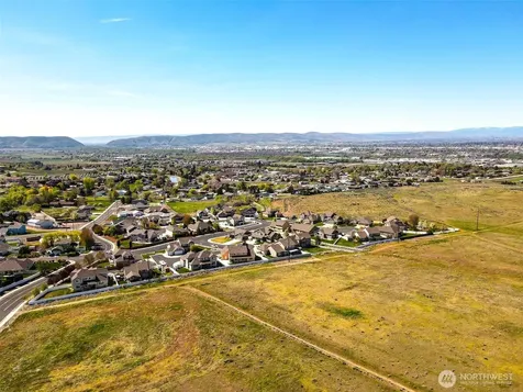 351 Kristi Lane Yakima WA 98901