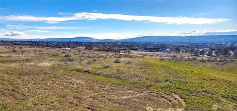 351 Kristi Lane Yakima WA 98901