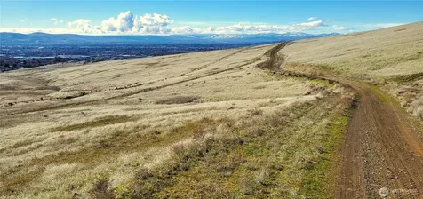 351 Kristi Lane Yakima WA 98901