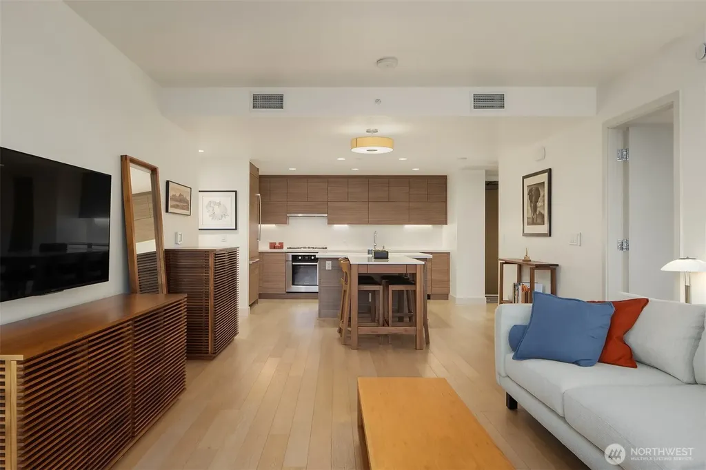 588 Bell Street Seattle WA 98121