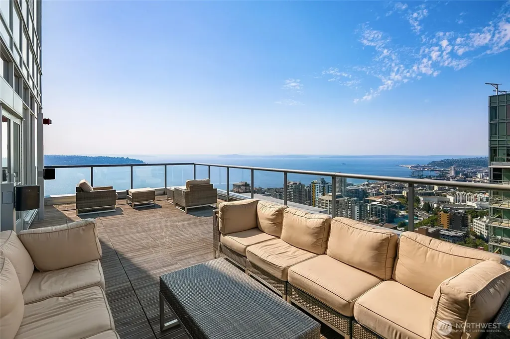 588 Bell Street Seattle WA 98121