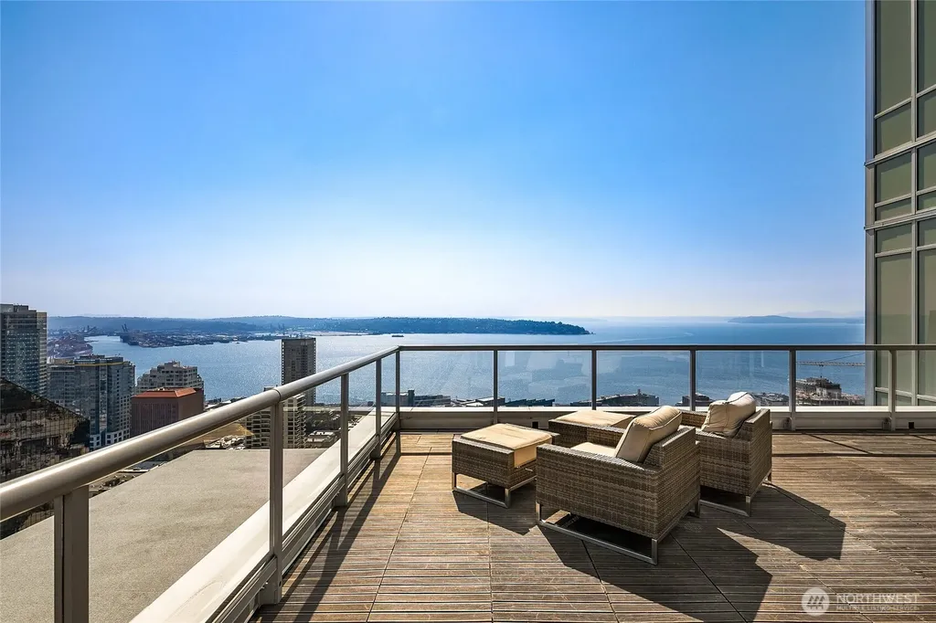 588 Bell Street Seattle WA 98121