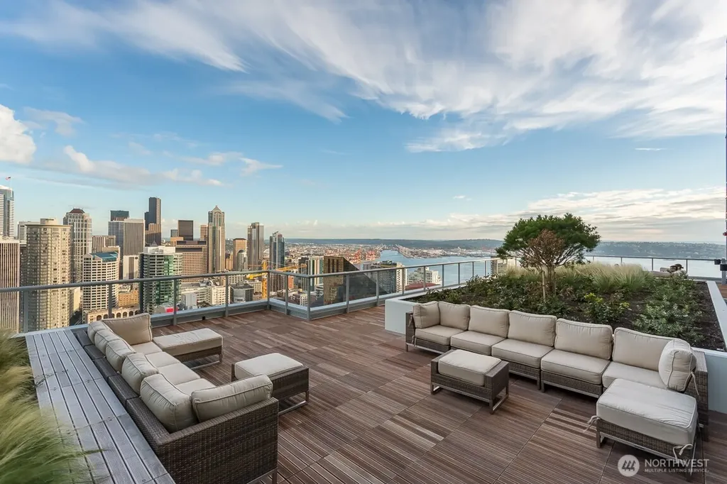 588 Bell Street Seattle WA 98121