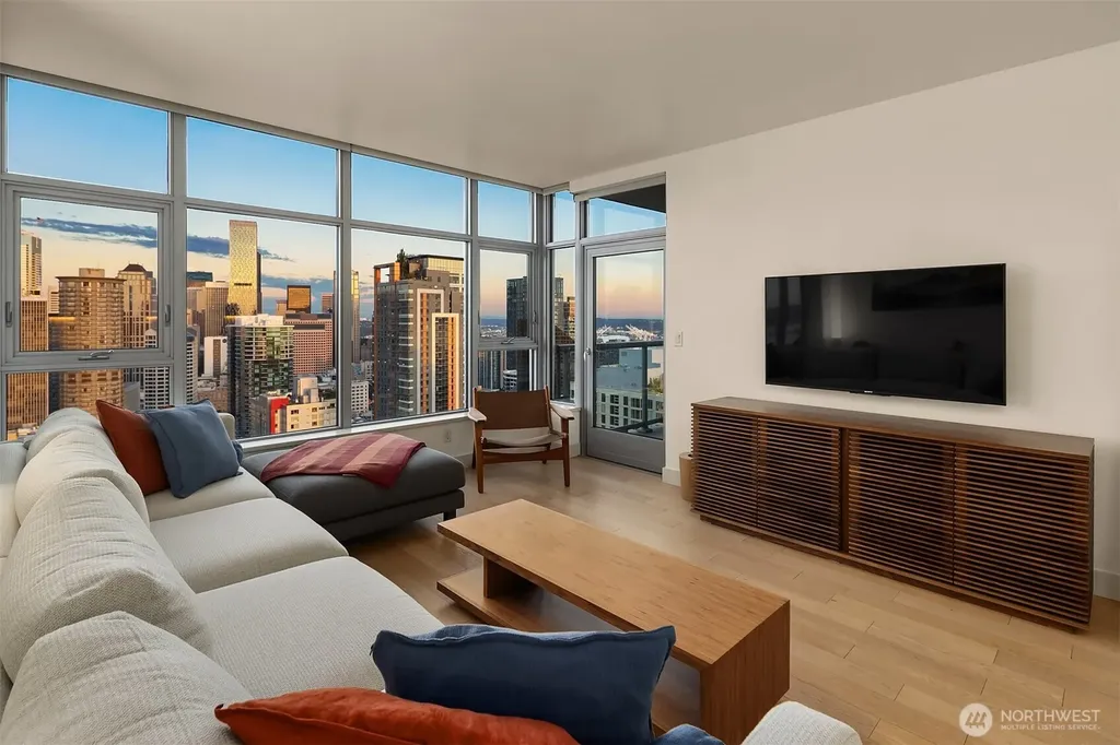 588 Bell Street Seattle WA 98121