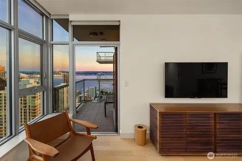 588 Bell Street Seattle WA 98121
