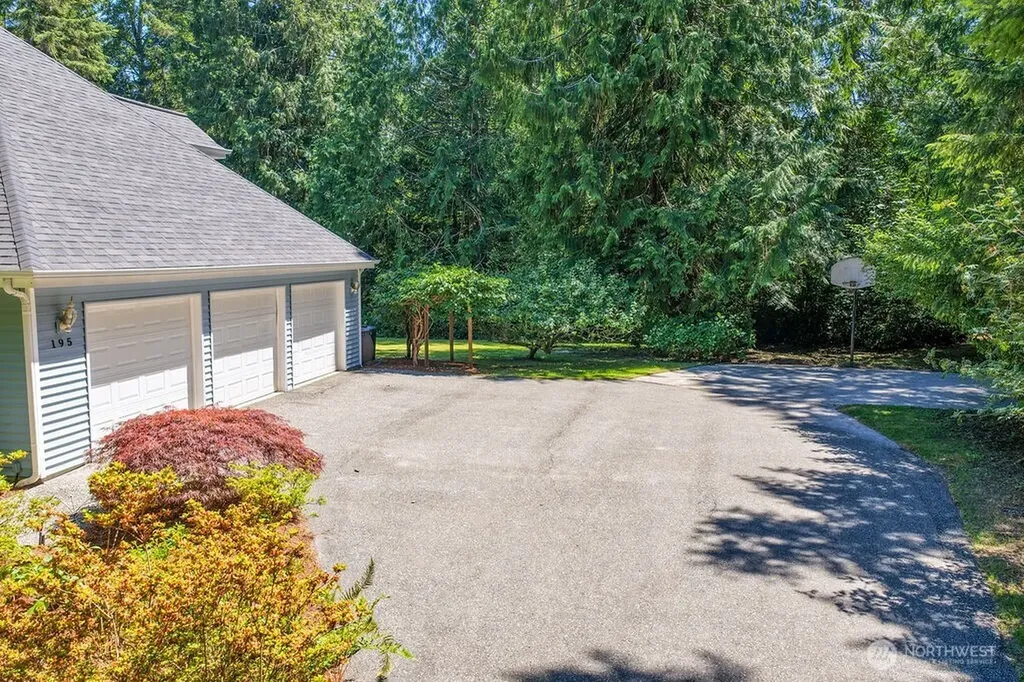 195 NE Lazy Fox Lane Poulsbo WA 98370
