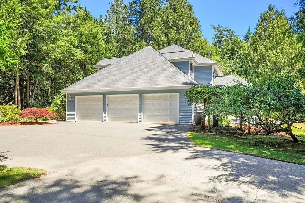 195 NE Lazy Fox Lane Poulsbo WA 98370