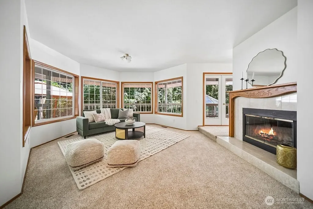 195 NE Lazy Fox Lane Poulsbo WA 98370