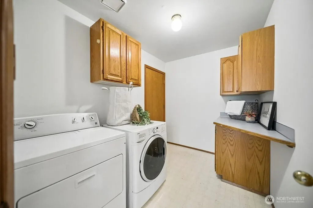 195 NE Lazy Fox Lane Poulsbo WA 98370