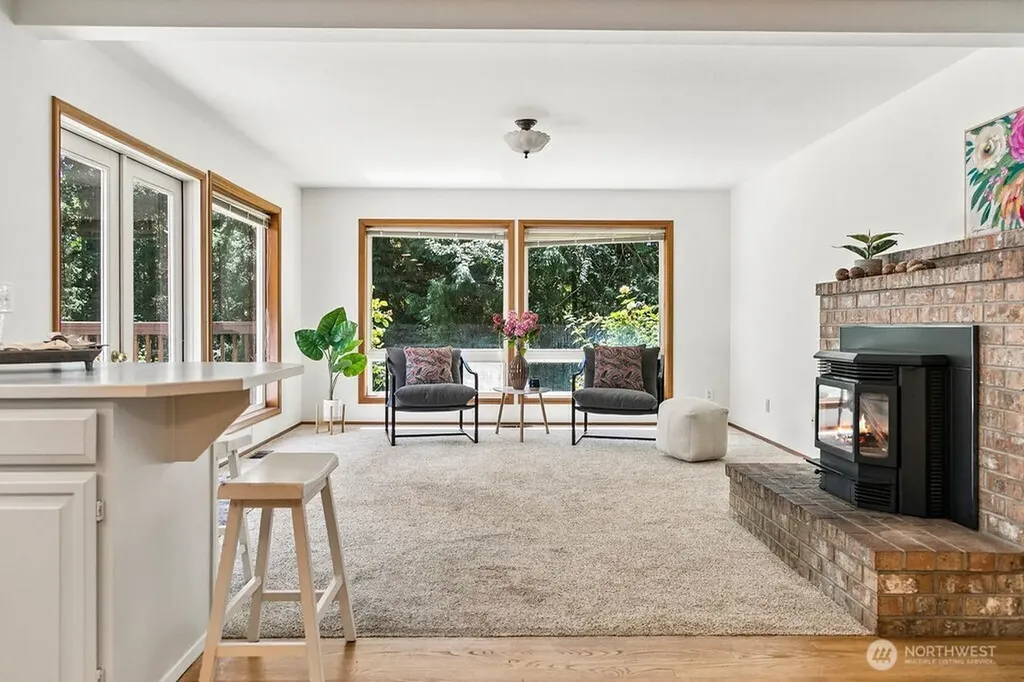 195 NE Lazy Fox Lane Poulsbo WA 98370