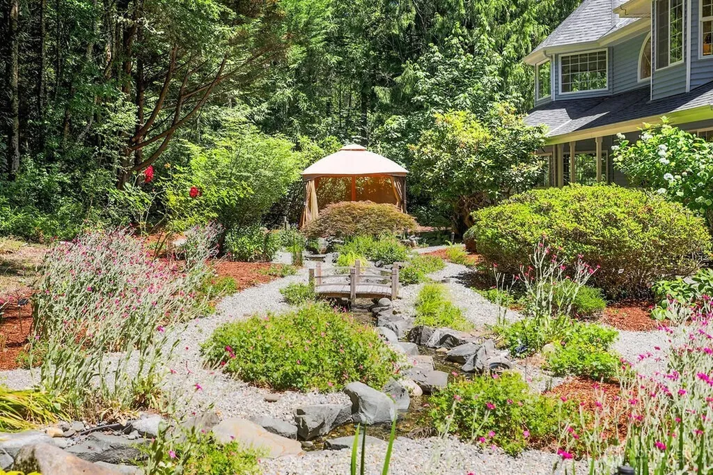195 NE Lazy Fox Lane Poulsbo WA 98370