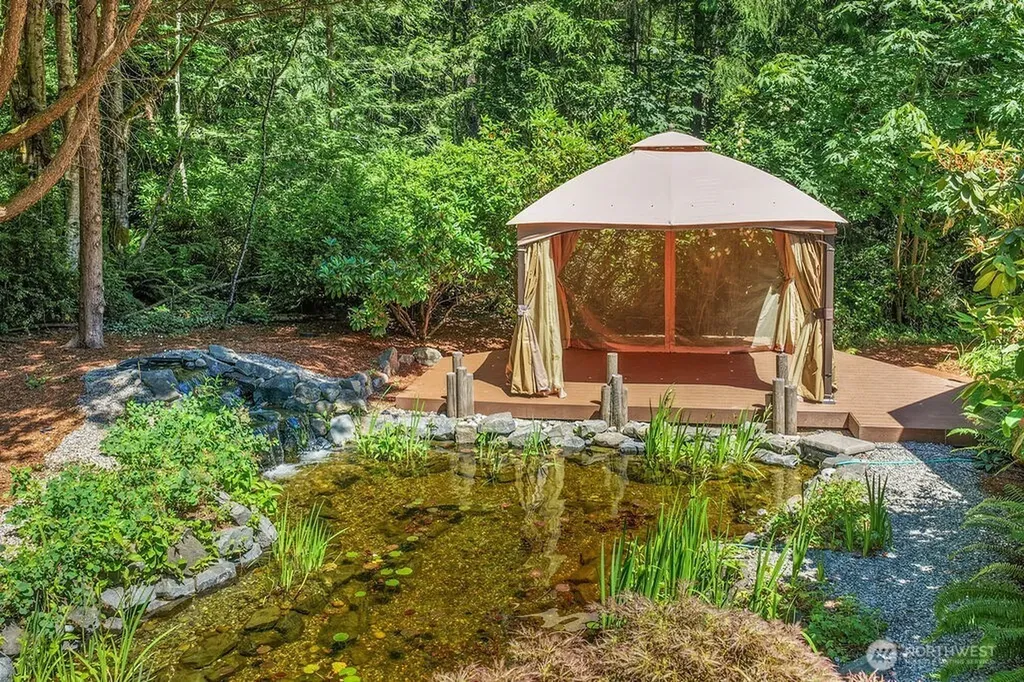 195 NE Lazy Fox Lane Poulsbo WA 98370
