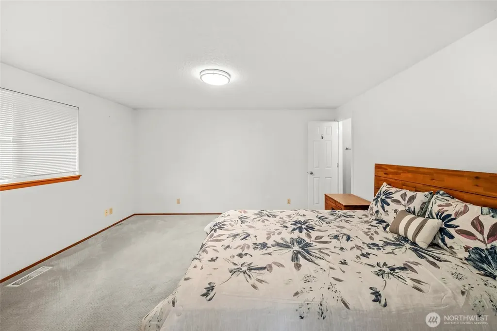 3995 Fischer Park Avenue NE Bremerton WA 98310