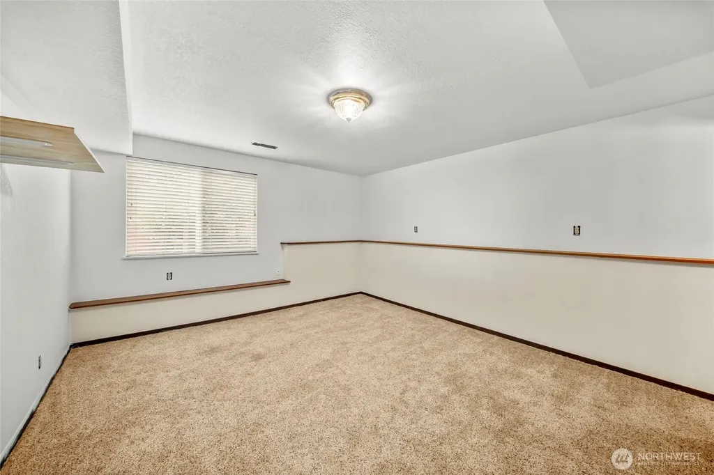 3995 Fischer Park Avenue NE Bremerton WA 98310