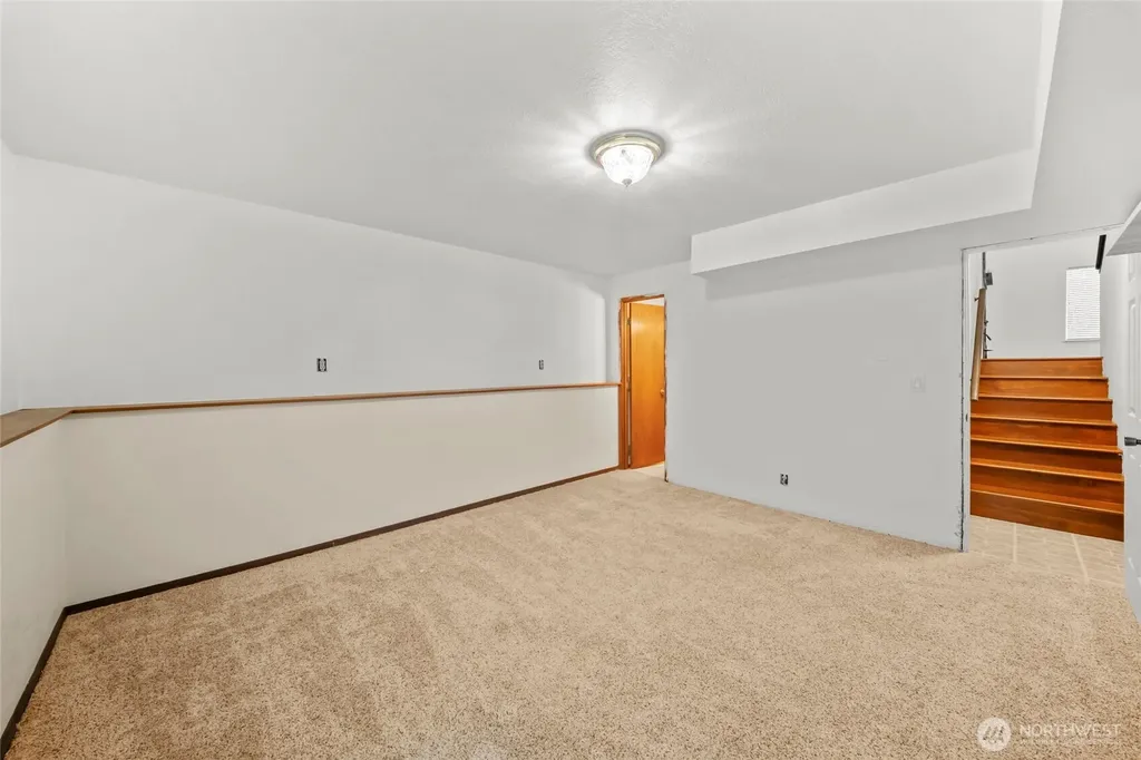 3995 Fischer Park Avenue NE Bremerton WA 98310