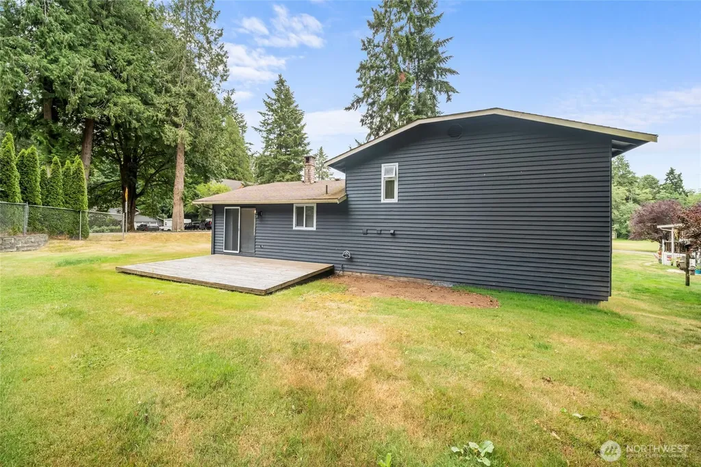 3995 Fischer Park Avenue NE Bremerton WA 98310