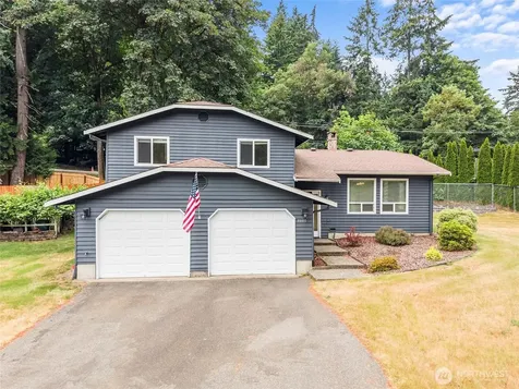 3995 Fischer Park Avenue NE Bremerton WA 98310