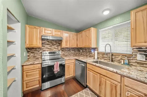 3995 Fischer Park Avenue NE Bremerton WA 98310