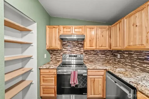 3995 Fischer Park Avenue NE Bremerton WA 98310