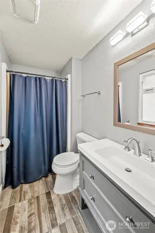 3995 Fischer Park Avenue NE Bremerton WA 98310