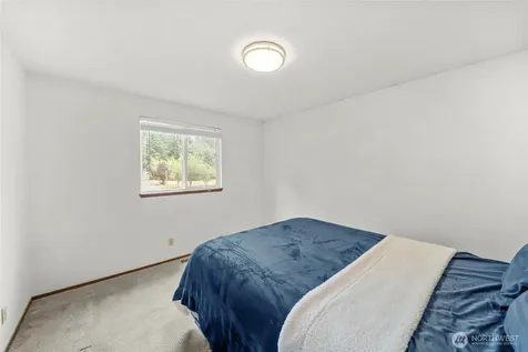 3995 Fischer Park Avenue NE Bremerton WA 98310