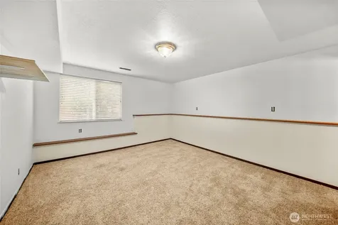 3995 Fischer Park Avenue NE Bremerton WA 98310