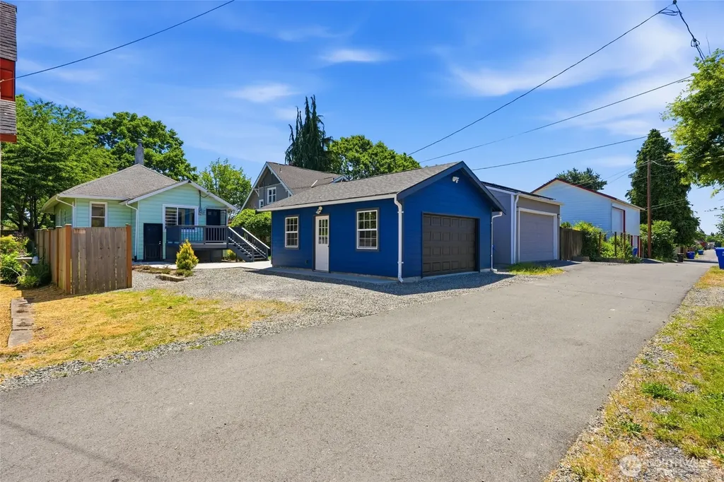 2312 Baker Avenue Everett WA 98201