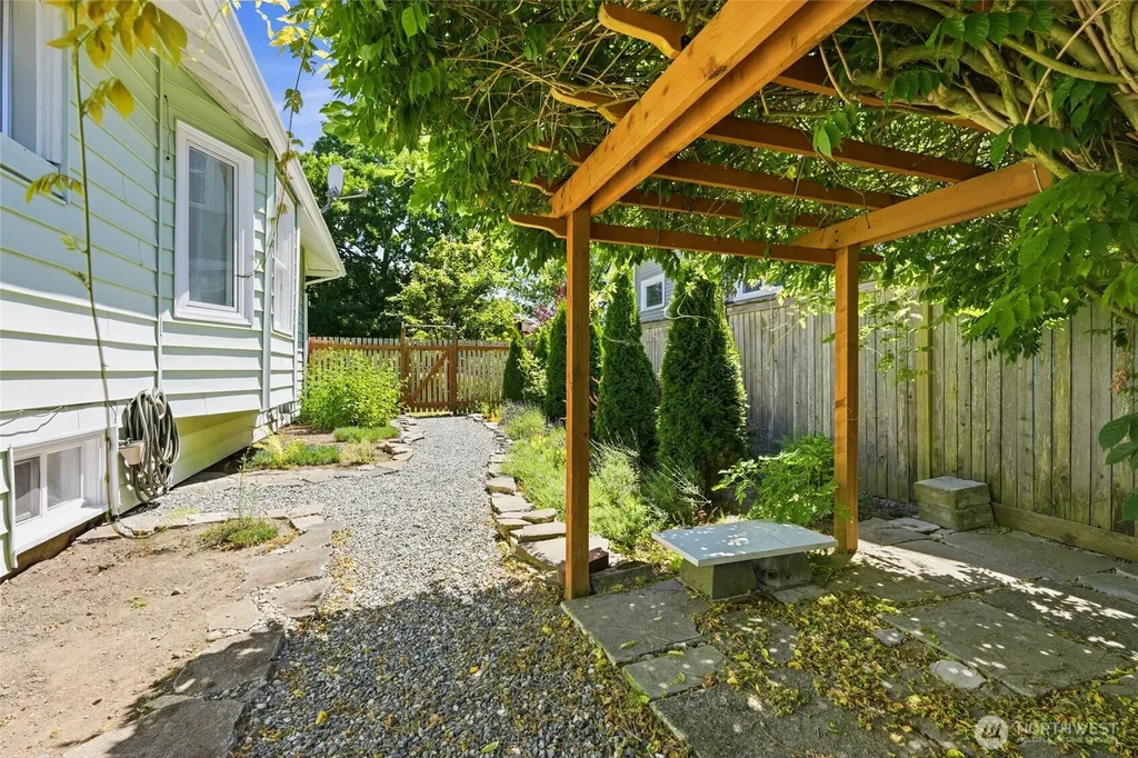 2312 Baker Avenue Everett WA 98201