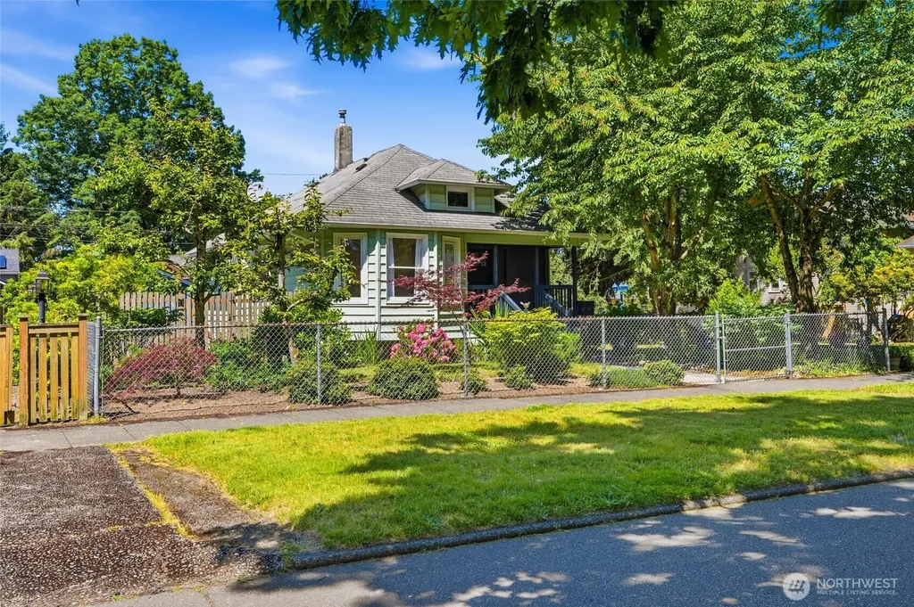 2312 Baker Avenue Everett WA 98201